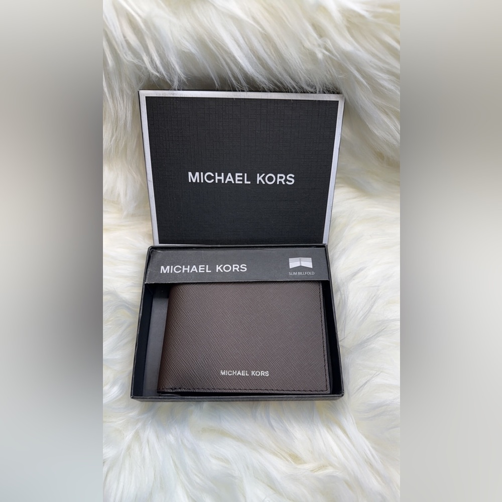 Michaels Kors Billfold Wallet